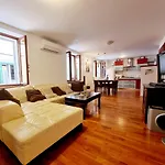 Lara 2 - Free Parking *