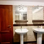 Lara 2 - Free Parking