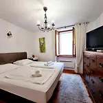 Lara 2 - Free Parking Piran