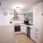 Lara 2 - Free Parking *