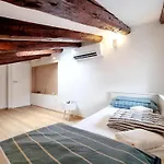 Lara 2 - Free Parking *