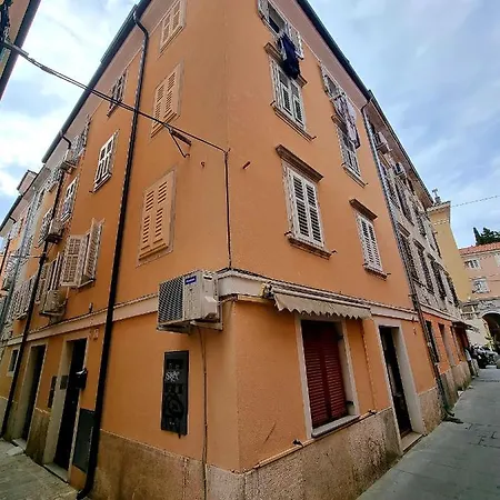 Apartment Lara 2 - With Affordable Parking