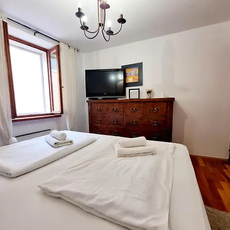 Lara 2 - With Affordable Parking Apartament