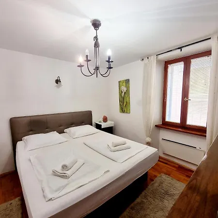 Lara 2 - With Affordable Parking Apartment