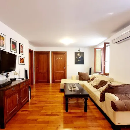 Lara 2 - With Affordable Parking * Piran