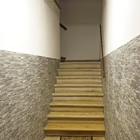 Lara 2 - With Affordable Parking Apartament Piran