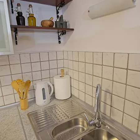 Lara 2 - With Affordable Parking Apartment *