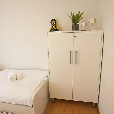 Lara 2 - With Affordable Parking * Piran