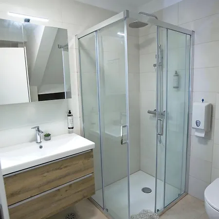 Apartman Lara 2 - With Affordable Parking