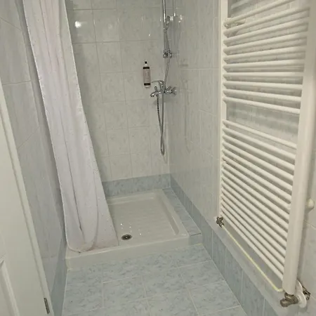 Lara 2 - With Affordable Parking Apartment *