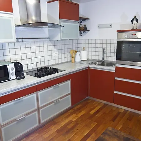 Lara 2 - Free Parking Daire Piran