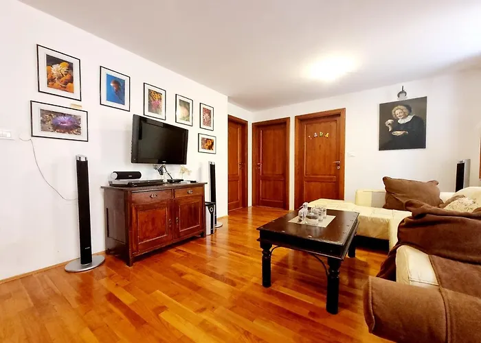 Appartamento Lara 2 - With Affordable Parking