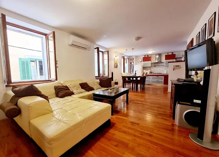 Lara 2 - With Affordable Parking *