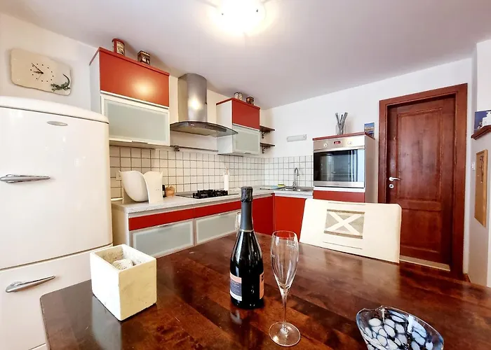 Lara 2 - With Affordable Parking 公寓 *