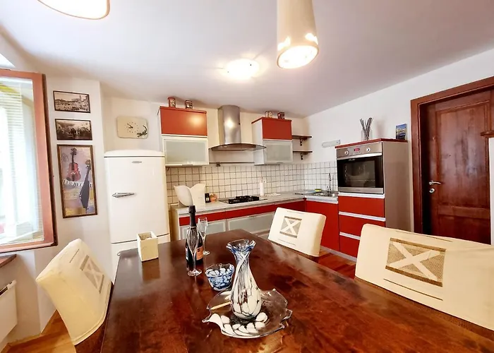 Lara 2 - With Affordable Parking *