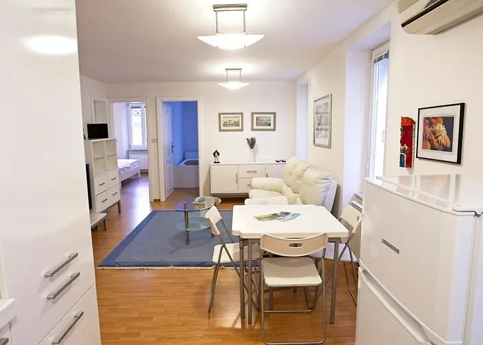 Lara 2 - With Affordable Parking Pirano