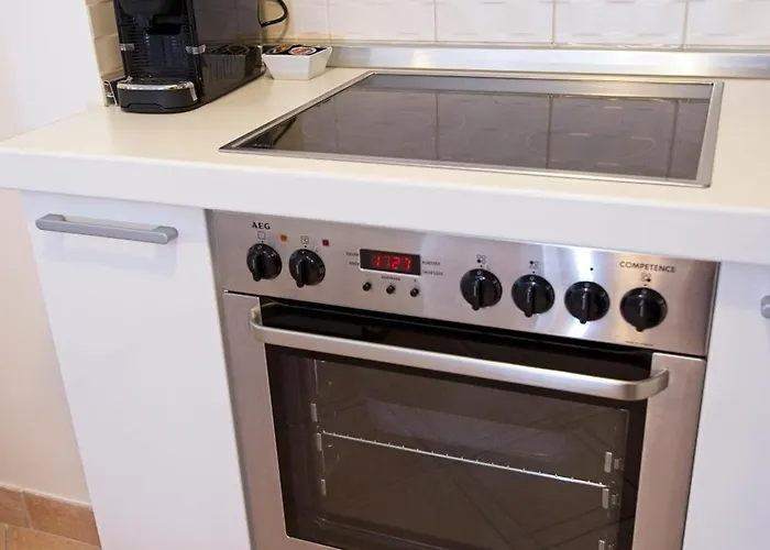 Lara 2 - With Affordable Parking *