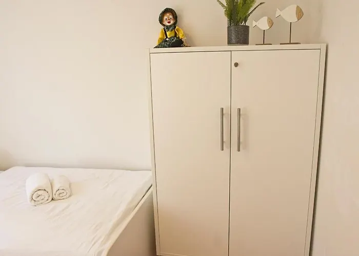 Lara 2 - With Affordable Parking * 皮兰