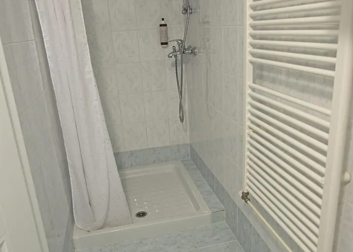 Lara 2 - With Affordable Parking 公寓 *