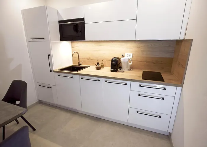 Lara 2 - With Affordable Parking * 皮兰