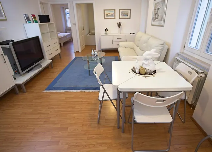 Lara 2 - With Affordable Parking 公寓