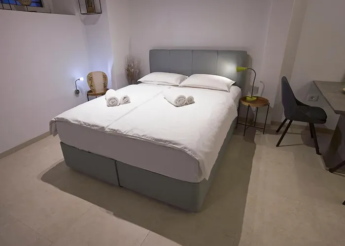 Lara 2 - With Affordable Parking *