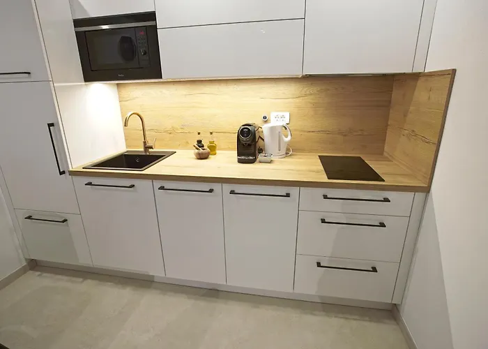 Lara 2 - With Affordable Parking Pirano