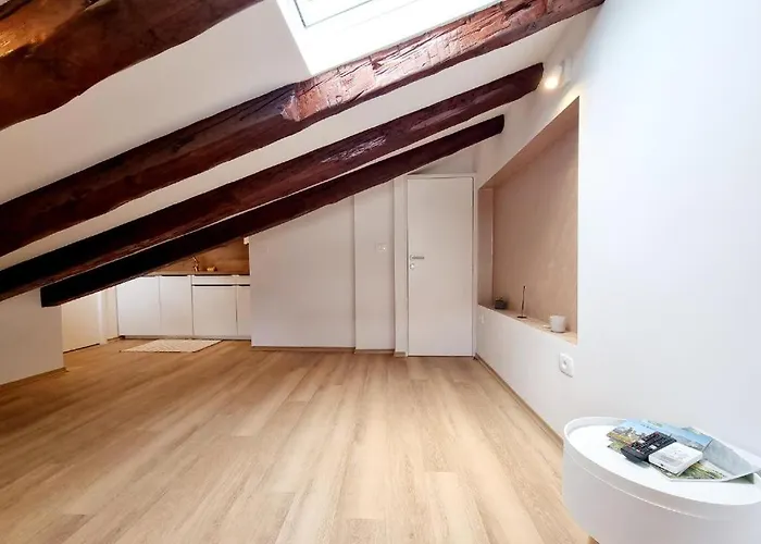 Lara 2 - With Affordable Parking 公寓 *