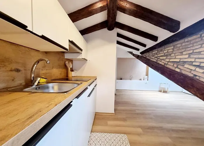 Lara 2 - With Affordable Parking 公寓 皮兰